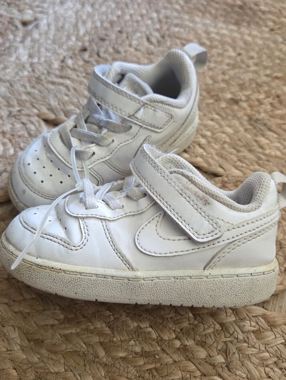 Nike White Kids Sneakers with Hook-and-Loop Strap Toddler 7